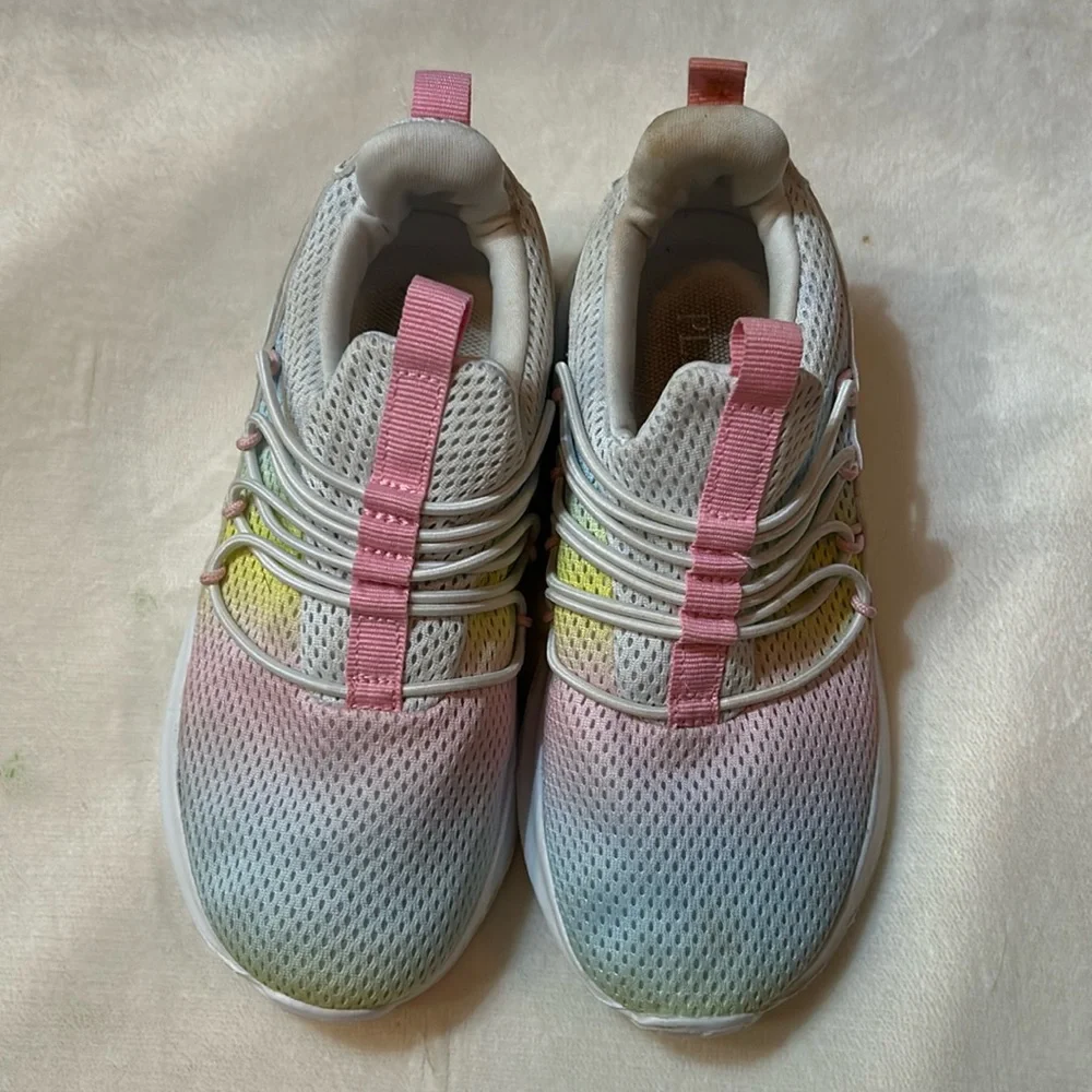 The Children’s Place slip on sneakers